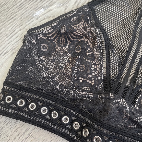 VICTORIAS SECRET | Very Sexy Bralette NWT - Picture 2 of 6